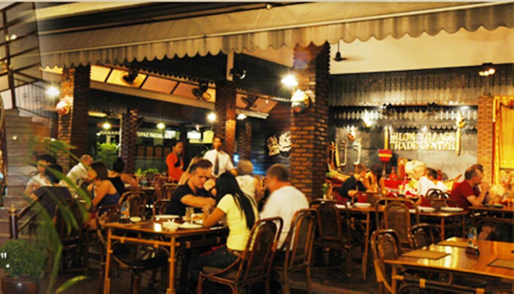 Silom Village Inn Bangkok Extérieur photo